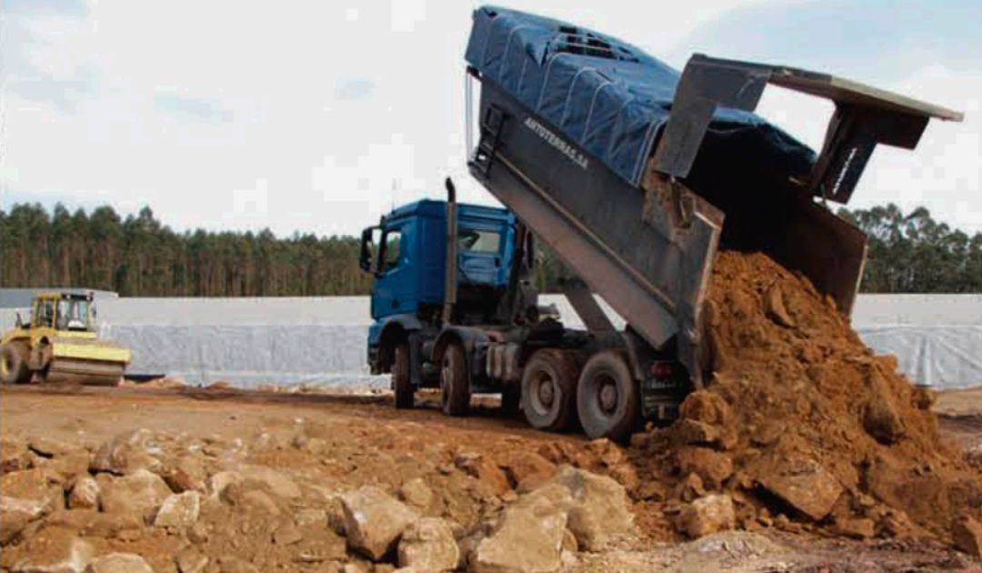 Muito trabalho, muita pedra e muito pó de&nbsp;pedra
