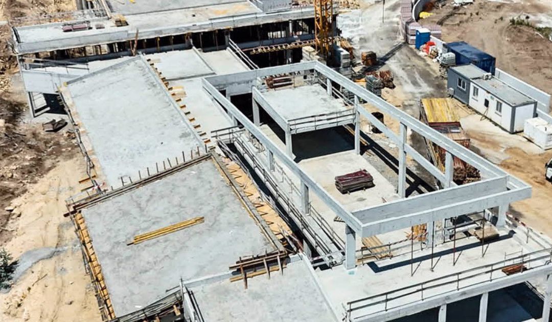 Construção das paredes já em&nbsp;marcha